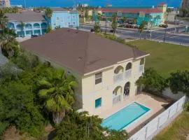 Walk to Beach Condo with Pool unit C - Island Morning Sun 3