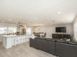 The Seaside Retreat, FREE heated pool