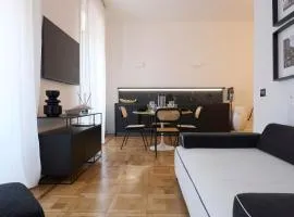 ComeCasa Sforza Chic Stay -10 Min Walk from DUOMO