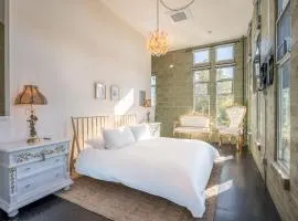 Hotel Narcissus - Room 6