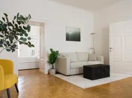 Bright City Apartment