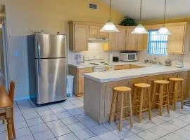 Ground Floor Duplex with BBQ - Blue Siren House