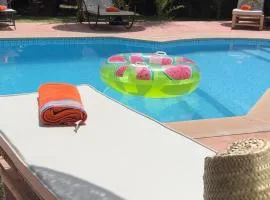 Chambre d'hôtes dans luxueuse villa avec piscine