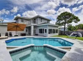 Beach Proximity Family Getaway Private Pool, Jacuzzi, Mini-Golf and Entertainment
