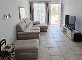 Peaceful Apartment with Double Bed - Oak Breeze