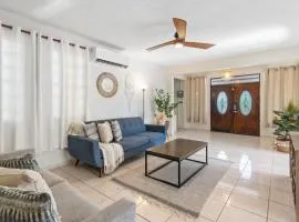 Multifamily 413 home near beach & plaza