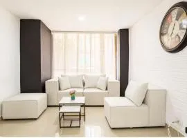 Group Stay in Poblado - Walk Everywhere - King Bed