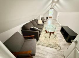 Close To Downtown - Free Parking - Quiet Place, hotel in Chicago