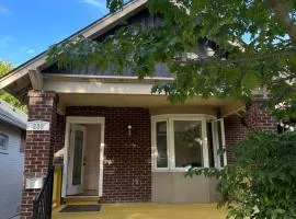 Toronto Upper Beaches Apartment