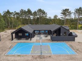 5 star holiday home in Rødby, hotel in Rødby