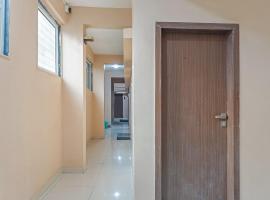 Hotel O Swagat Lodging, hotel v destinaci Khadki