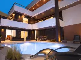 BASIC MANSION Mandalina-Šibenik with swimming pool & free parking