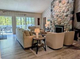 New Fall Golf and Colors accommodates 10, hotel v destinaci Bellaire