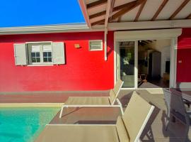 Villa SAADA cosy avec piscine, jacuzzi et sauna、ル・ヴォクランのスパホテル