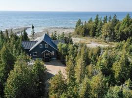 Waterfront Lakehouse EV Charger AC โรงแรมในRed Bay