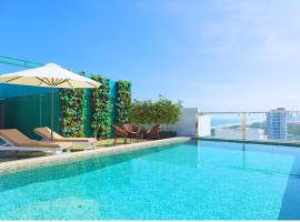 Palazzo Luxury Hotel & Bistro - Central My Khe Beach Walking Street