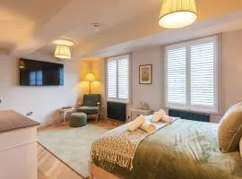 Central Whitchurch - Lowcross House Guest Bedroom 3