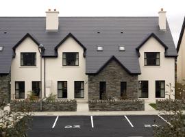 Kenmare Bay Hotel Lodges، منتجع في كينماري