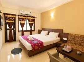 SEA BEACH Hotel UK-PALACE Puri - Sea View Room - Luxury & Spacious Room - Prime Location - Swargadwar Sea Beach - Bengali Market - Best Hotel