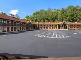 Super 8 by Wyndham Helen