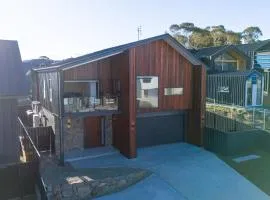 14 Abbott Street - Entire