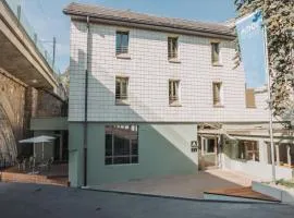 Montreux Youth Hostel