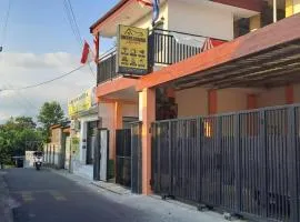 Bintang Khanida Syari'ah