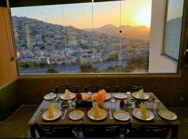 The charming view, hotel sa Wadi Musa