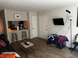 Cozy Vinings Hideaway