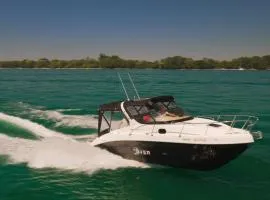 Floating Home - Übernachten auf einer Motoryacht im Hafen