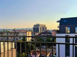 Harbour Top-View Terrace 2-BDR Central Apartment