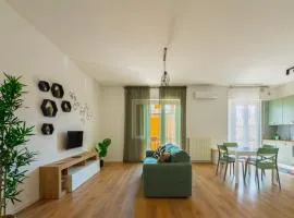 Lakeview Holiday Homen - Renovated apartment in the heart of Lovere with WiFi
