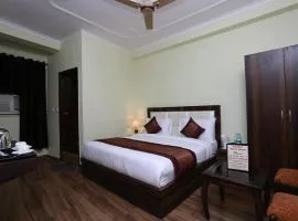 Premium Hotel The Param Suites A unit of Ramaansh Hotels - 650 Meters from Ram Mandir Ayodhya