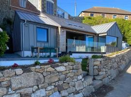 Chymaen - Magnificent Cornish coastal home, hotell i Marazion
