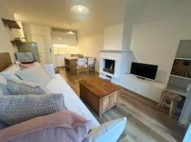 Appartamento Elegante con Servizi in oasi verde