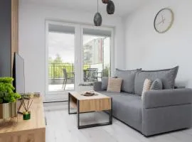 Nowe Sady Stylish Apartment Close to Łódź Airport by Noclegi Renters