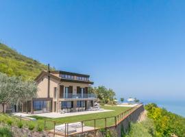 Terrazza Incanti, ξενοδοχείο σε Fiorenzuola di Focara