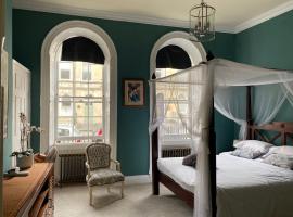 The Pickwick House 2 bedroom free parking