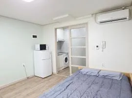 J 9-minute walk from Nakseongdae Station, quiet neighborhood studio