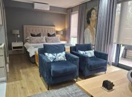 112 Luxury Studio at The Gallery