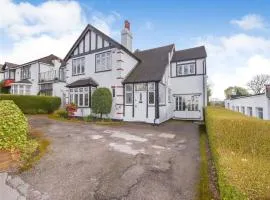 Unique room in Norbury Hill