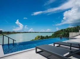 Villa M BAYFRONT YONAHA -Pool&Sauna Retreat-