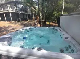 Peace in the Pines Hot Tub & Pikes Peak Views