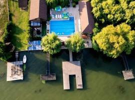 Casa Mont Blanc, hotel in Ogradena Nouă