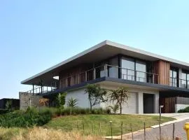 Modern Luxury Beach Villa