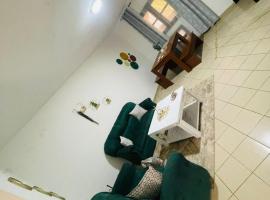 Etablissement AiDA pres de Barracuda, hotel en Saly