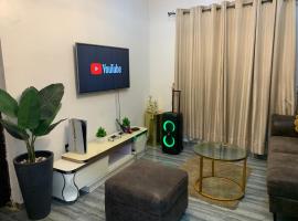 Jet Apartment Magodo GRA Phase II Shangisha, hotel com estacionamento em Magodo