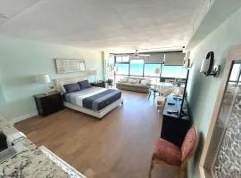 Spectacular Oceanfront Studio w/kitchenette
