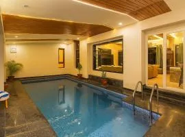 3 BHK Luxury Farm with swimming pool ,Jacuzzi ,open air screen & lawn for Big Groups