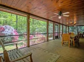 Cowboy Cabin - Creekside Firepit, Pool Table, Games + Large Screened-In Porch